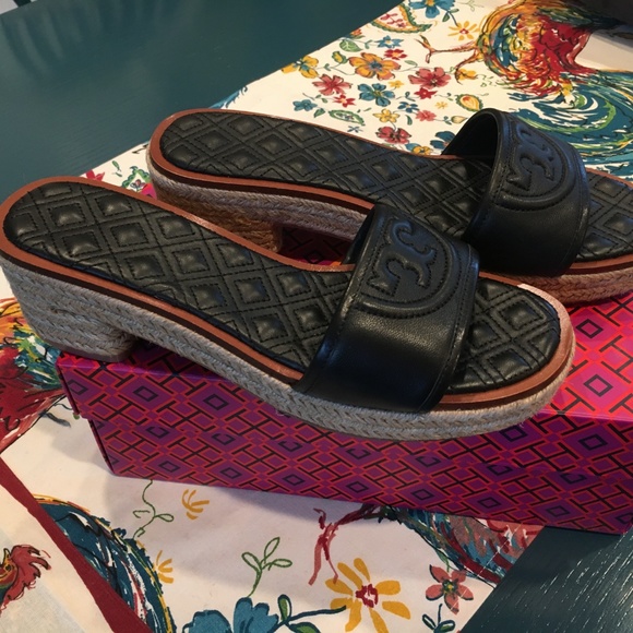 Tory Burch Shoes - TORY BURCH SLIDE BLACK LEATHER SZ 8 NWB